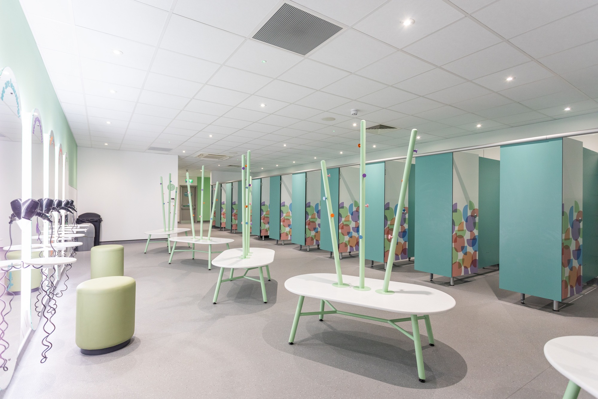 Swimming Lessons in Castleford swim!